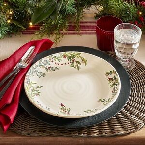 Festive Cream Dinner Plate with Holiday Design